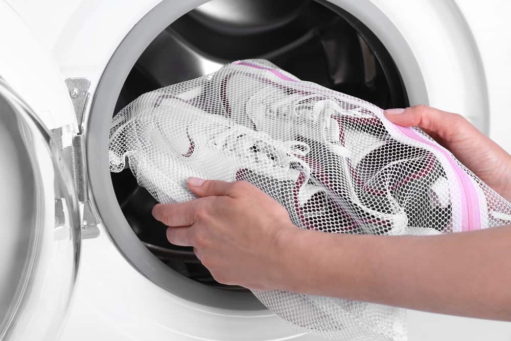 can-you-Put-Shoes-In-The-Washer-and-dryer-8